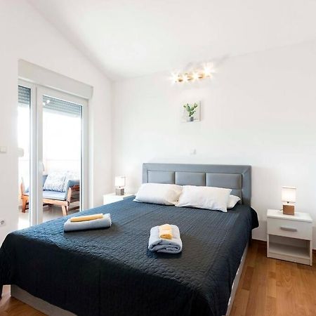 Cozy Apartment With Private Parking Medulin Dış mekan fotoğraf