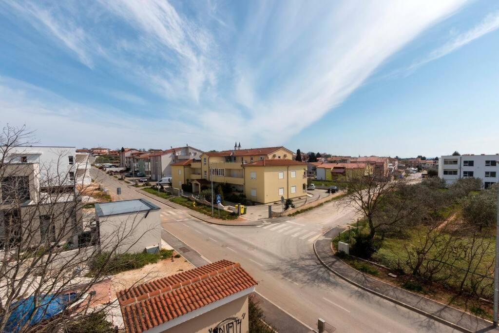 Cozy Apartment With Private Parking Medulin Dış mekan fotoğraf