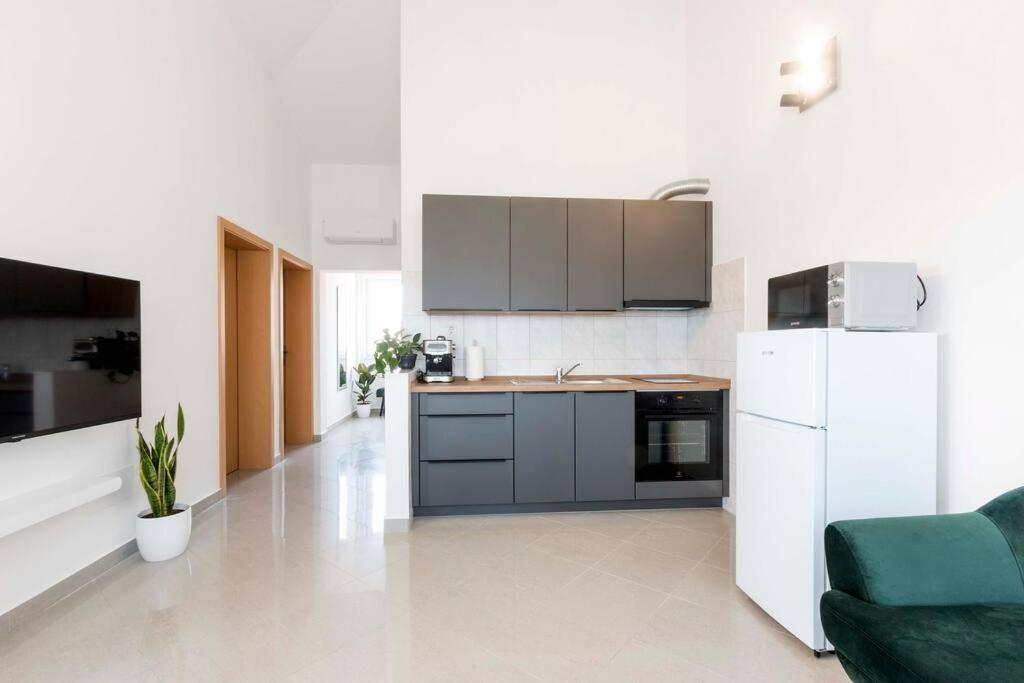 Cozy Apartment With Private Parking Medulin Dış mekan fotoğraf